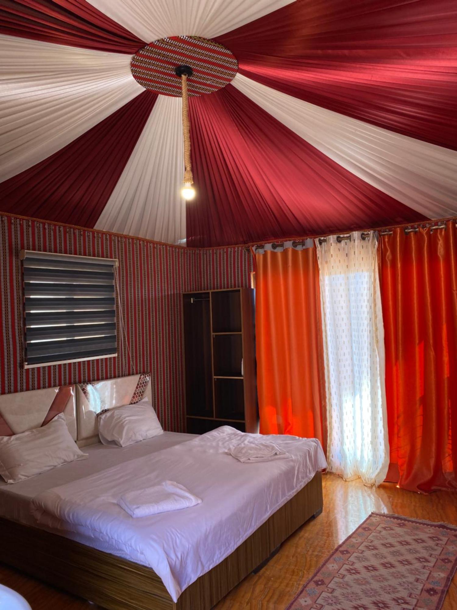 Rum Flower Bubbles Luxury Camp Wadi Rum Exteriér fotografie